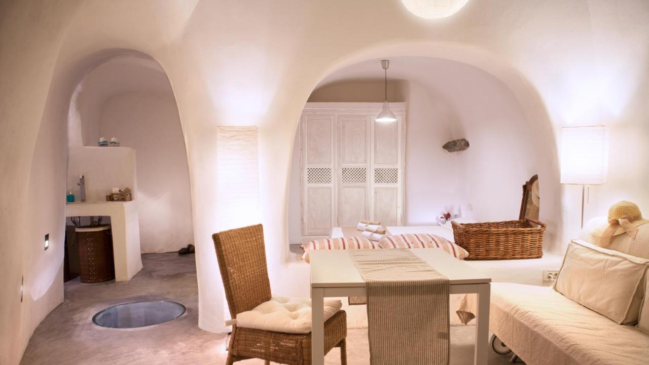 Вилла Oia, Finikia Cave House Экстерьер фото
