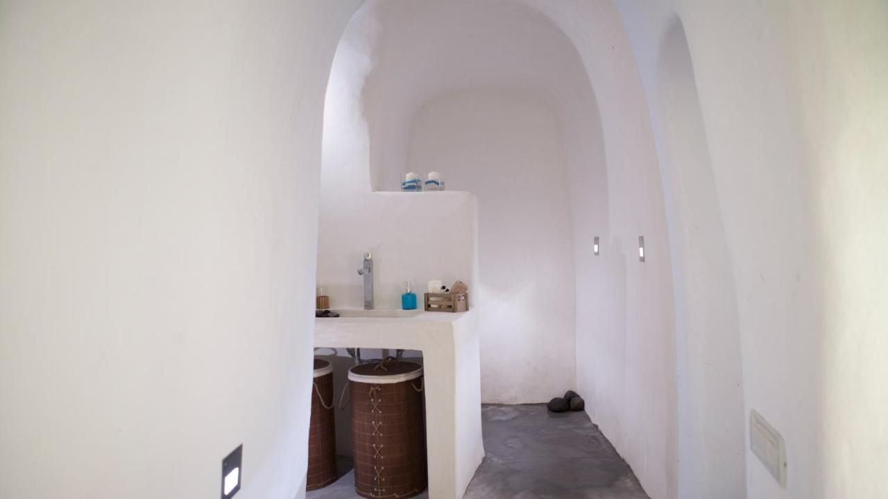 Вилла Oia, Finikia Cave House Экстерьер фото